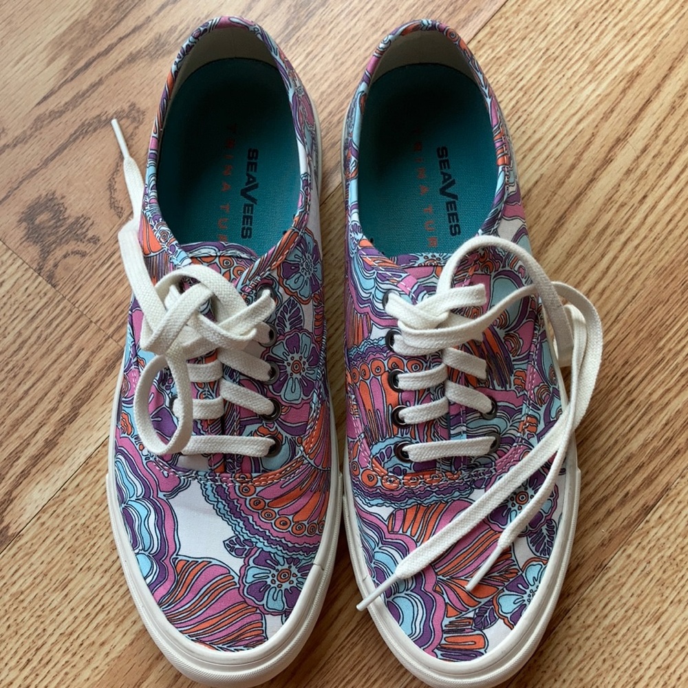 EUC Trina Turk Lace Up Sneakers